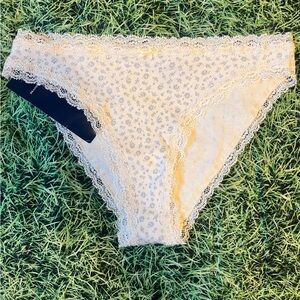 BRANDY MELVILLE BLUE FLORAL PANTY